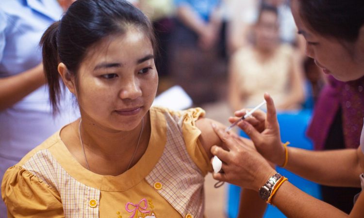 Yellow Fever Vaccination in Uganda - Requirements, Cost & Certificate Information